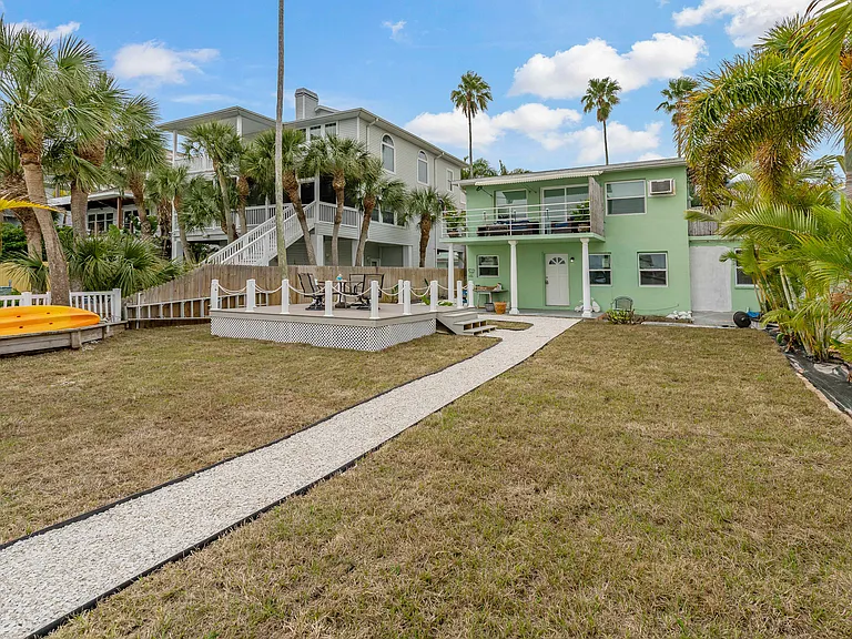 8441 Bayshore Dr #B — Photo 3