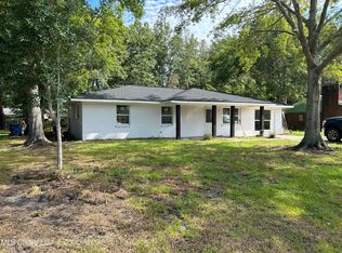 2705 Hargrove Dr, Ocean Springs, MS 39564
