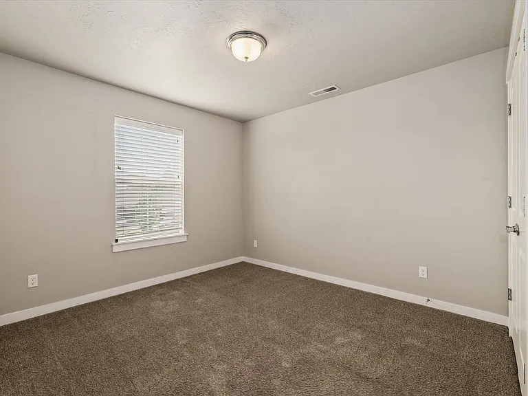 352 E Idaho St — Photo 27