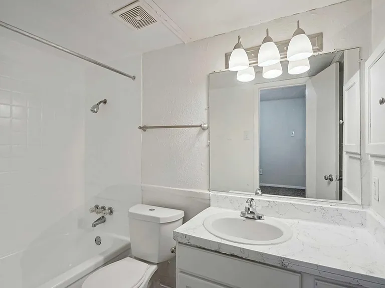 La Fortuna Apartments — Photo 13