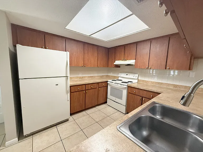 1316 London Ave — Photo 5