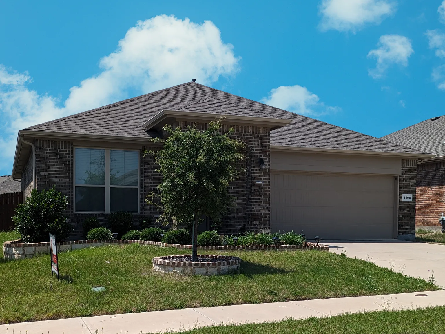 1108 Bowlus Dr — Photo 2