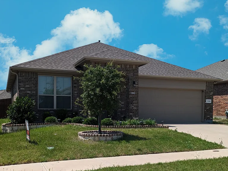 1108 Bowlus Dr — Photo 2