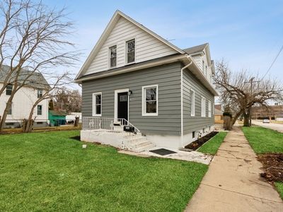1045 Wadsworth Ave, North Chicago, IL, 60064