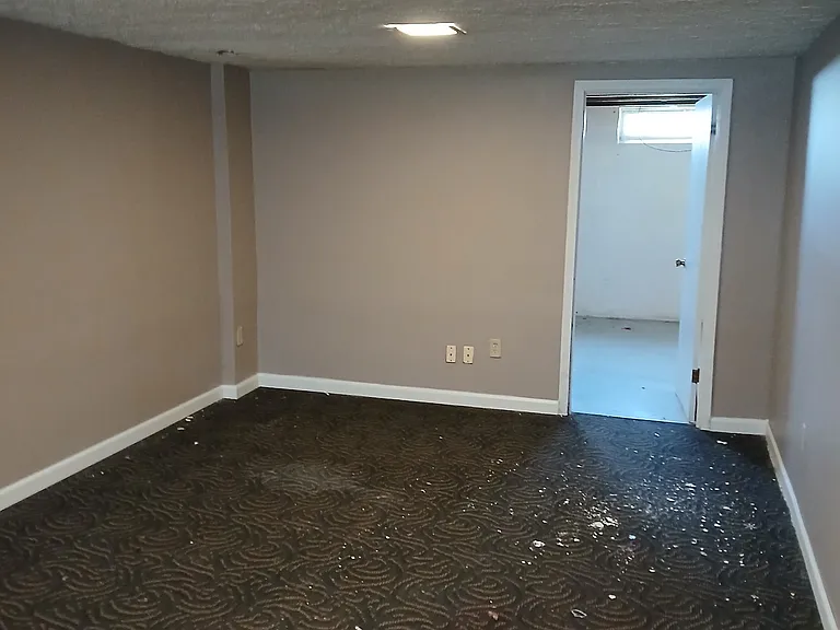 4048 E Livingston Ave — Photo 5