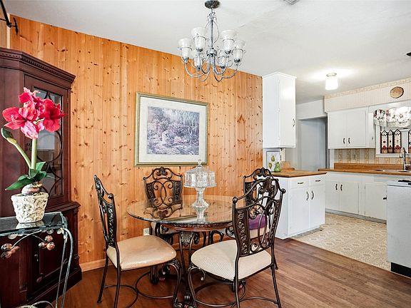 4th image of 3204 Edith Ln