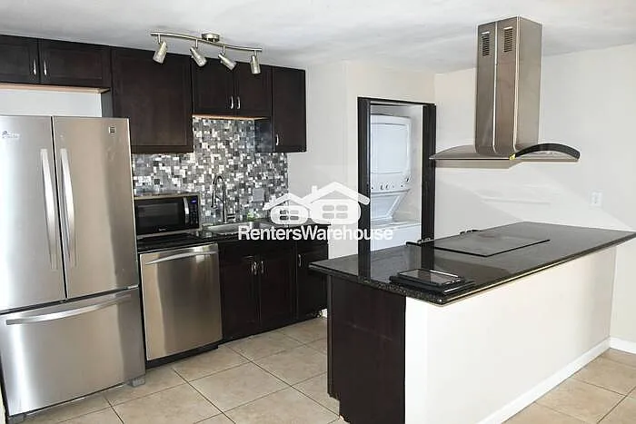 1550 W Pershing Ave — Photo 4