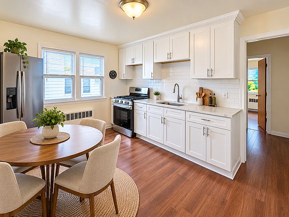 5th image of 56 McKay Ave Floor 2
