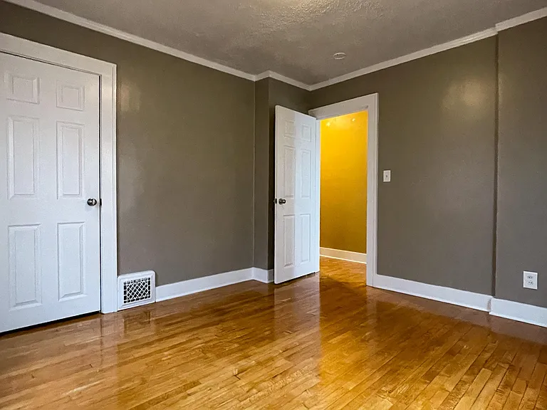 1031 Benjamin Ave SE — Photo 10
