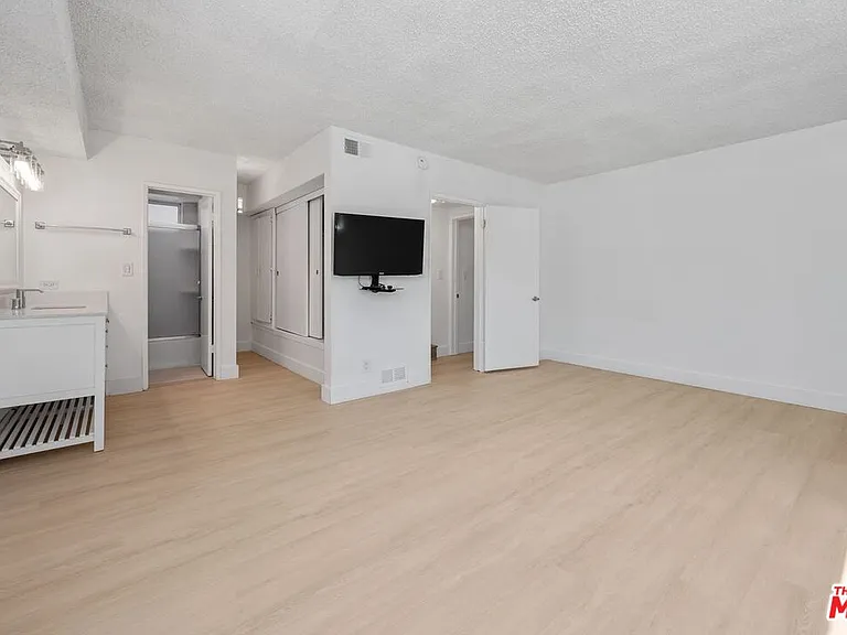 19 Sunset Ave #3 — Photo 17