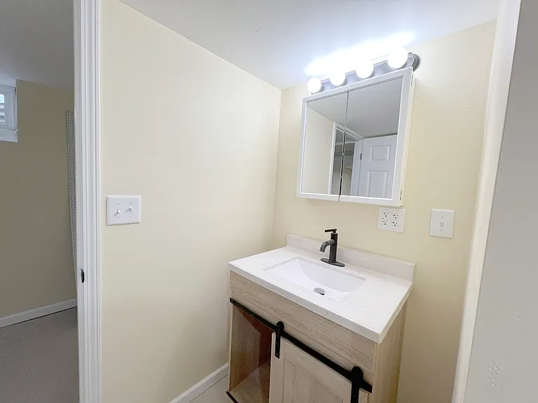 2215 45th Ave NE — Photo 9