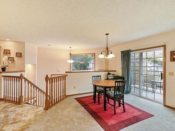 4th image of 34 Mullan Dr