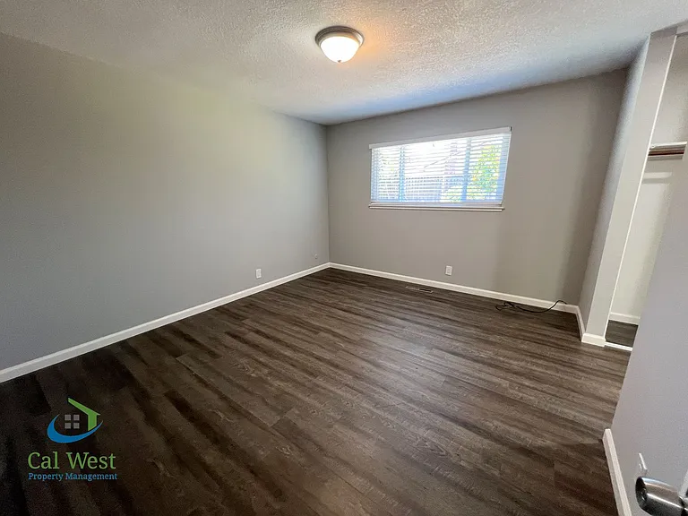 1567 Oriole Ave — Photo 21