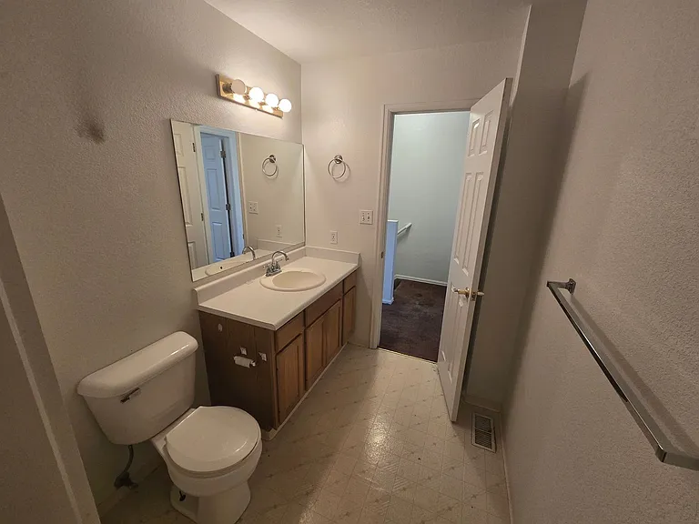 80 Blackburn Ln — Photo 22