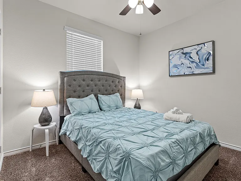 2304 Rosaline Dr — Photo 8