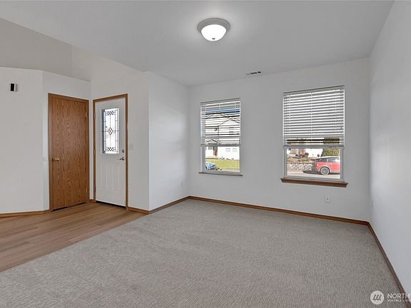 4th image of 12110 135th Street E