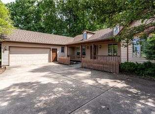 423 E Beacon Dr, Youngstown, OH