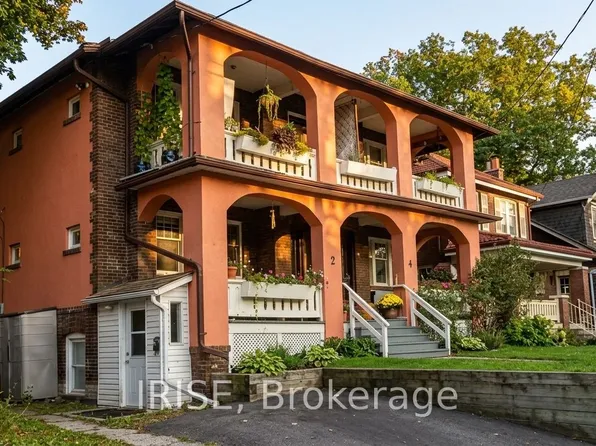 4 Selwood Ave #B, Toronto, ON M4E 1B2