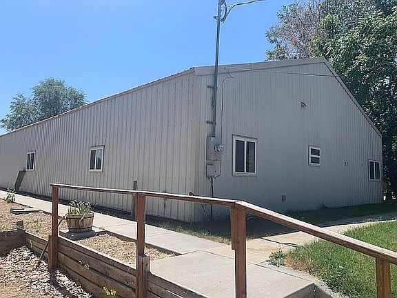 2nd image of 810 6th Ave S
