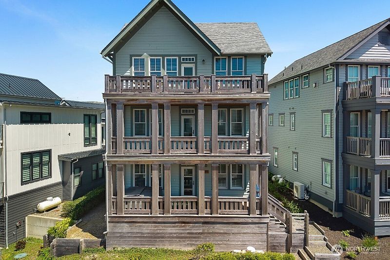 3rd image of 32 Ocean Tide Lane