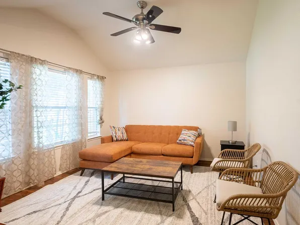 3604 Beatriz Dr, Denton, TX 76207