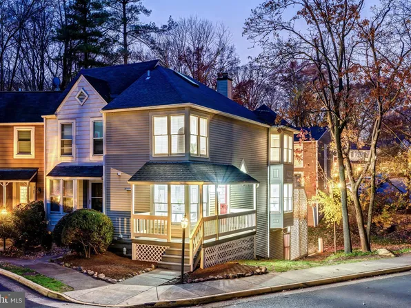 2180 Whisperwood Glen Ln, Reston, VA 20191