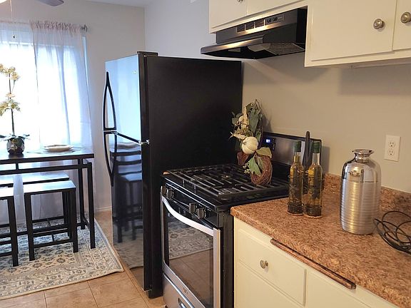 2nd image of 831 Orchid Ct APT M