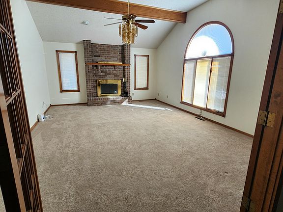 3rd image of 1107 W Tracy Street