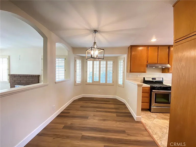 1084 Jacaranda Rd — Photo 4
