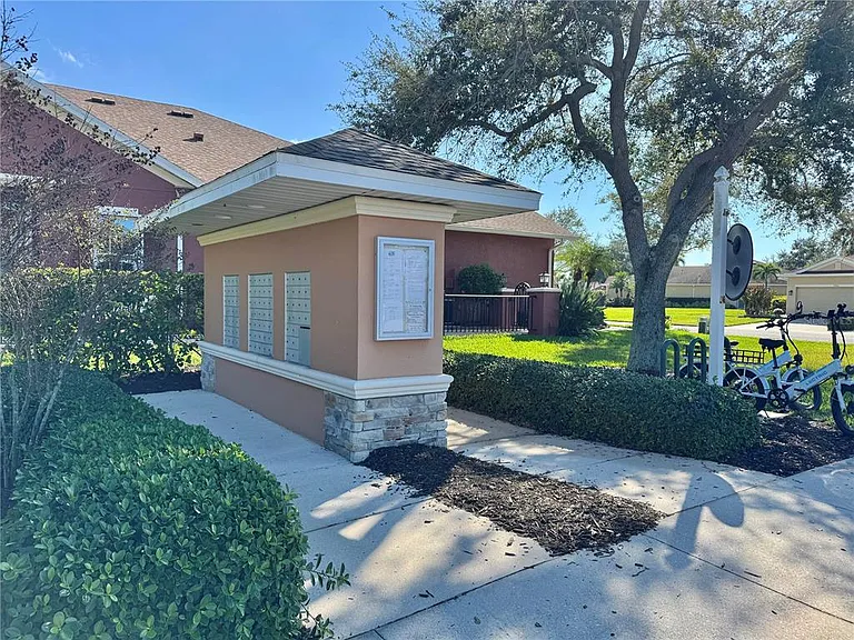 4037 Overture Cir #4037 — Photo 32