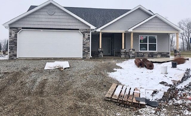 1st image of 3090 E Pickett Ln
