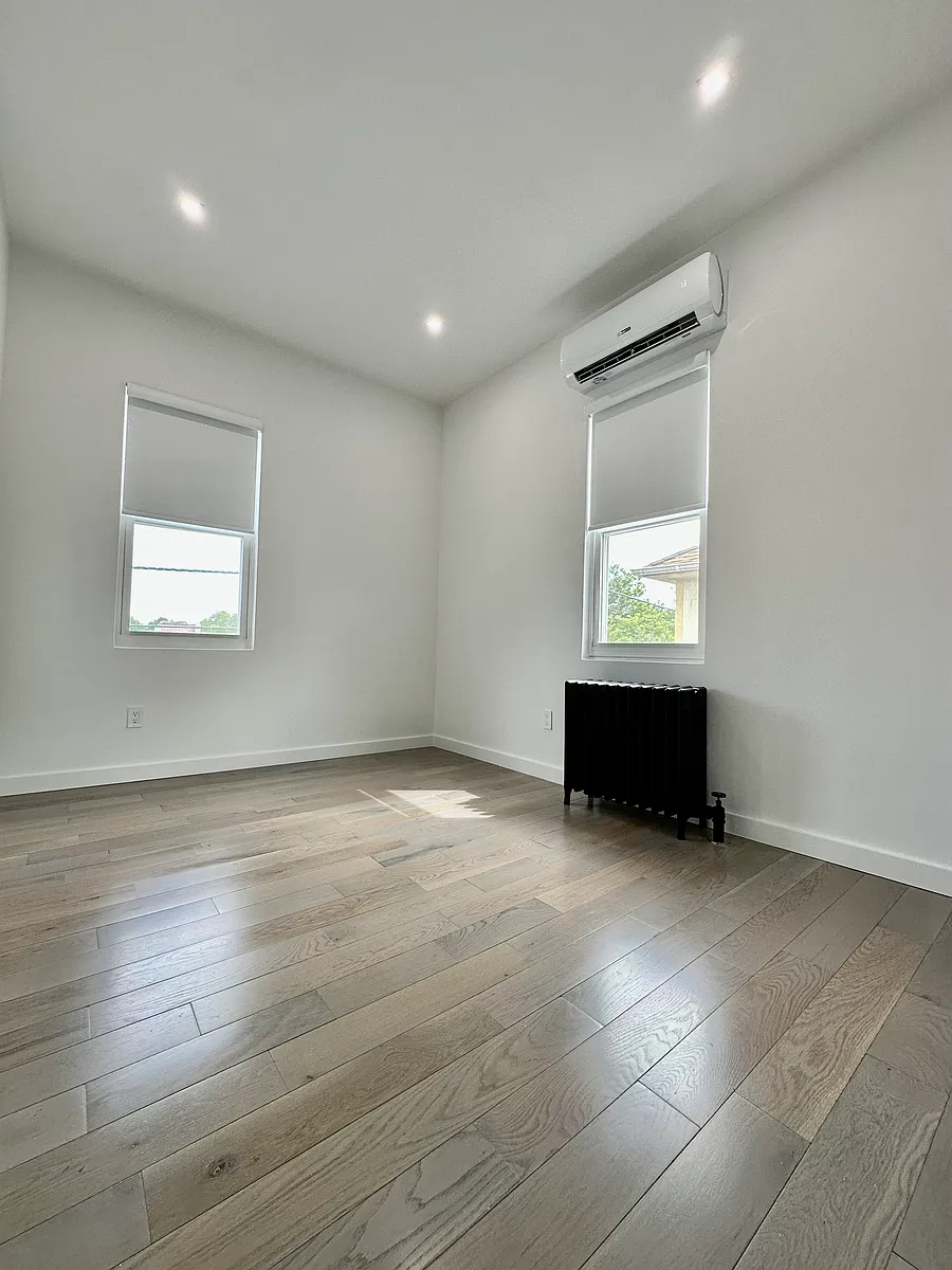 Building Photo - 21-58 48th St #2