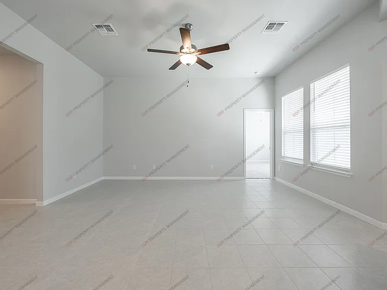 1458 Shadow Hill Ln — Photo 13