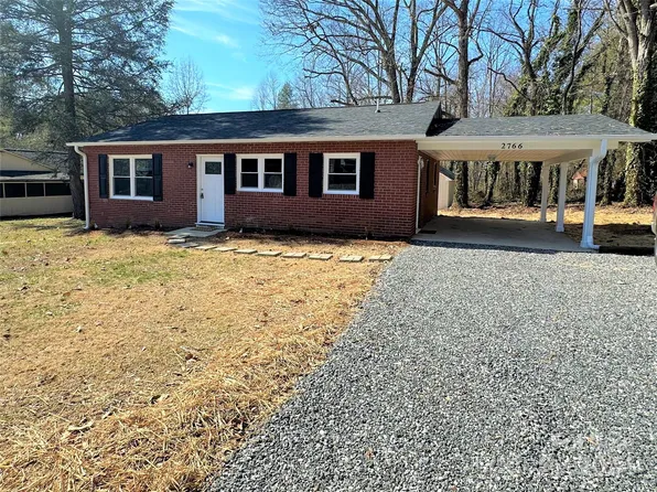 2766 Twin Meadow Dr, Hudson, NC 28638