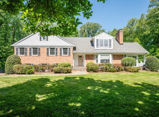 10861 Spring Knoll Dr, Potomac, MD 20854