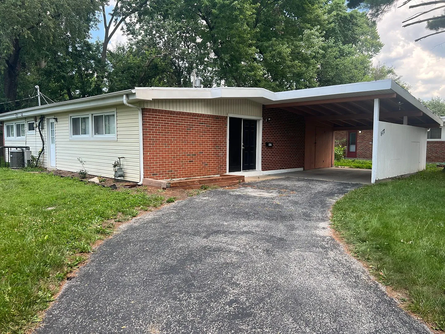 3 Bedroom, 2 Bath Home for Rent — Photo 2