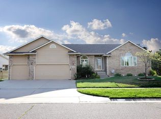 9406 E Pebblebrook St, Wichita, KS 67207