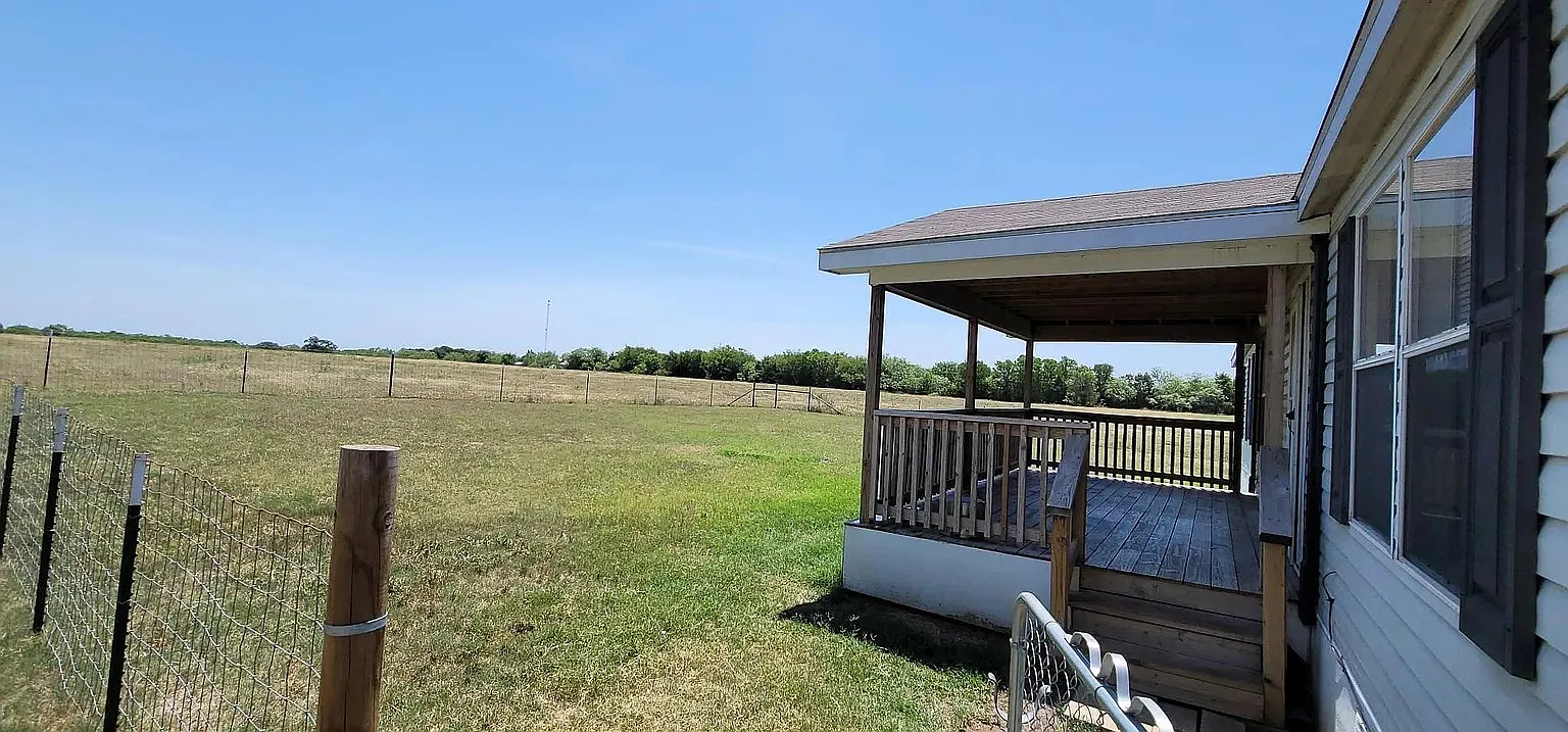 3 bed, 1680 sqft, $1,950 — Photo 1