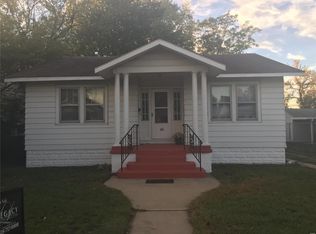 46 W Jennings Ave, Wood River, IL 62095