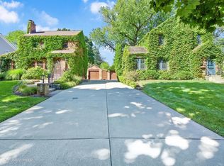 606 N Carlton Ave, Wheaton, IL 60187