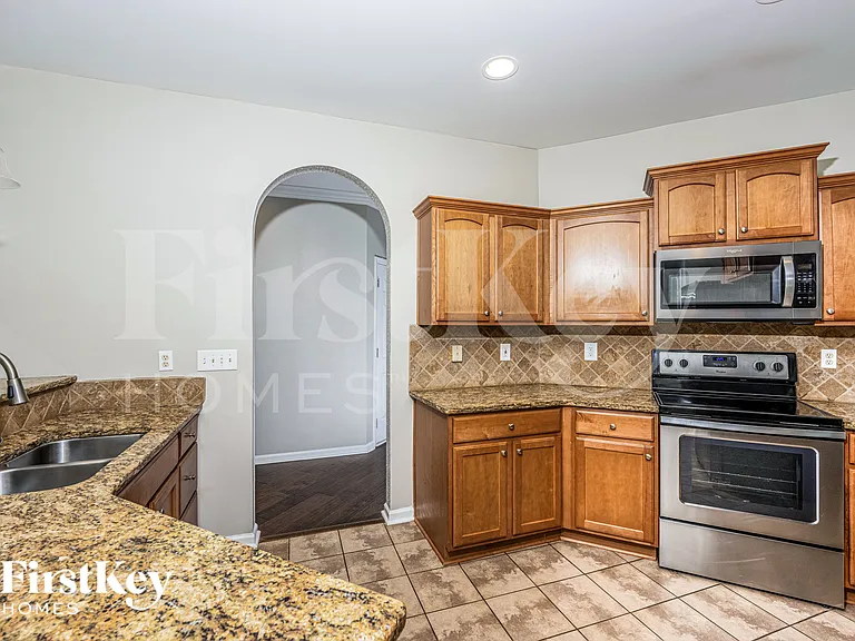 1016 Princeton Park — Photo 10