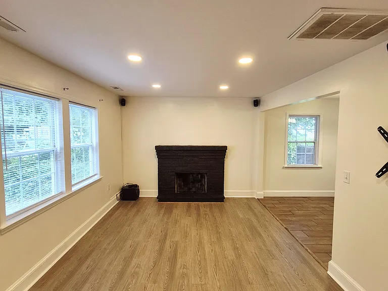 115 Slagle Ave — Photo 2