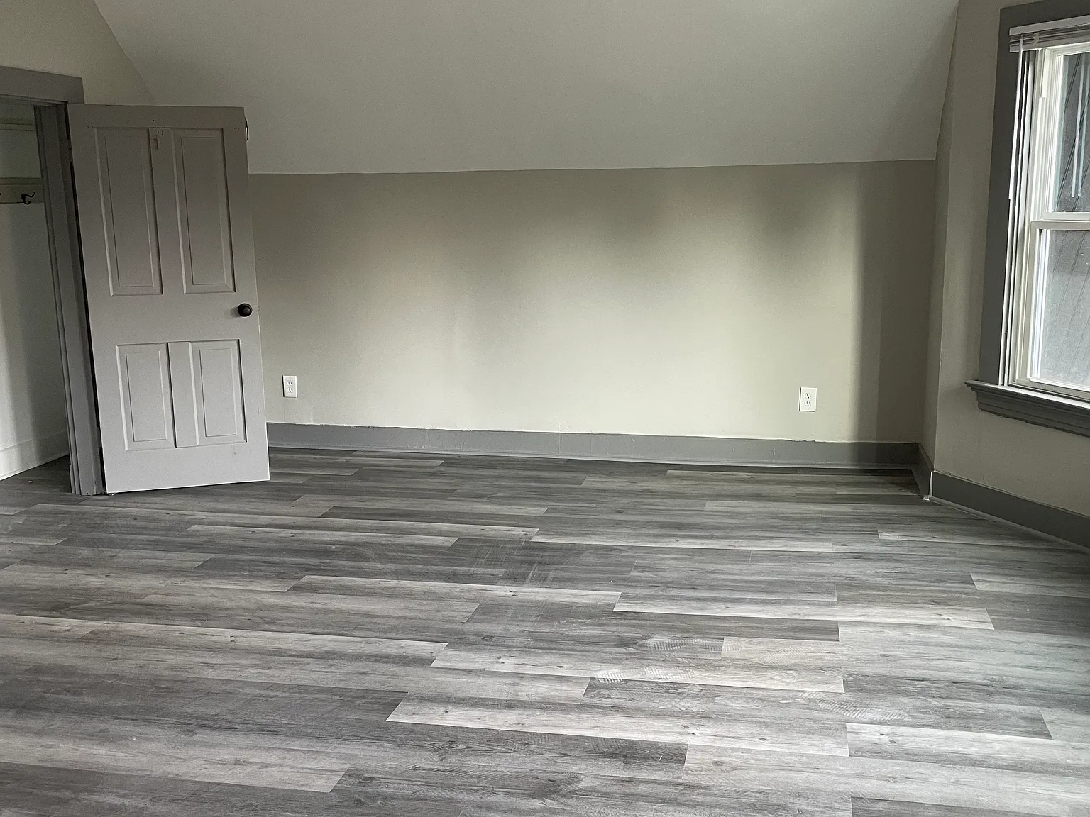 848 Windham Ave — Photo 4