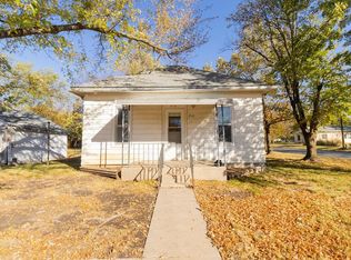 210 E Walnut St, Canton, KS 67428