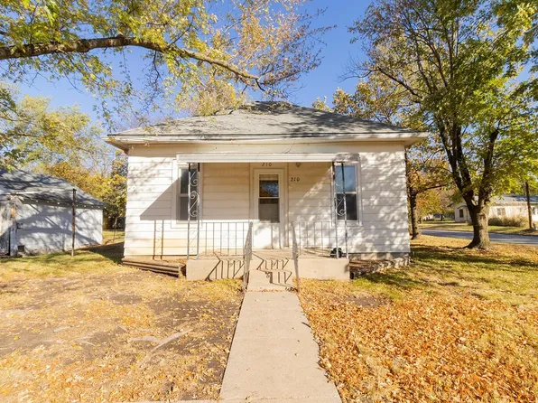 210 E Walnut St, Canton, KS 67428