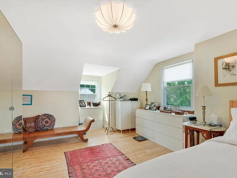 9504 Milstead Dr — Photo 12
