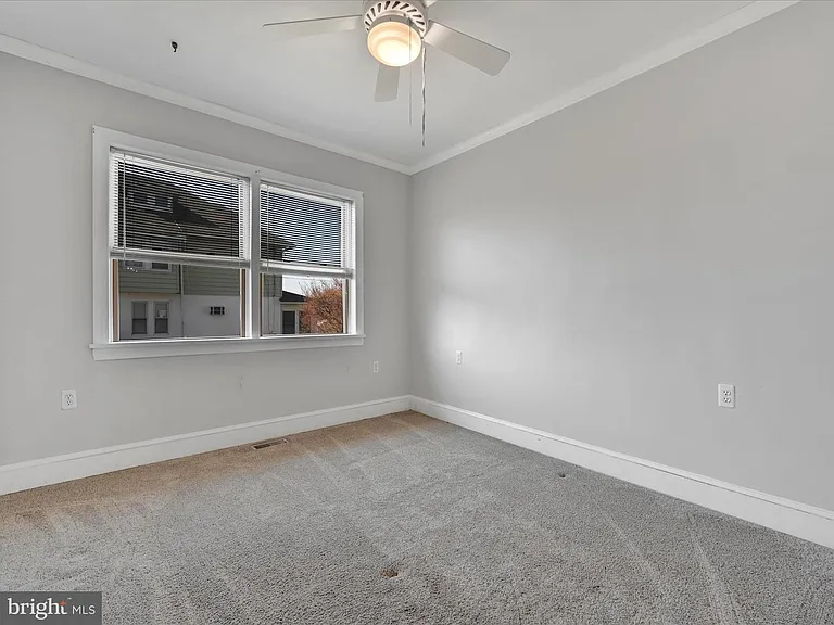 19 Beechwood Rd — Photo 7