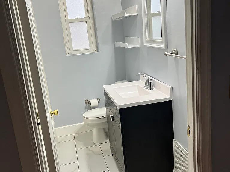 6122 Arnsby Pl #4 — Photo 5