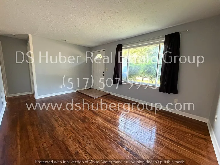 1218 Victoria Dr — Photo 4