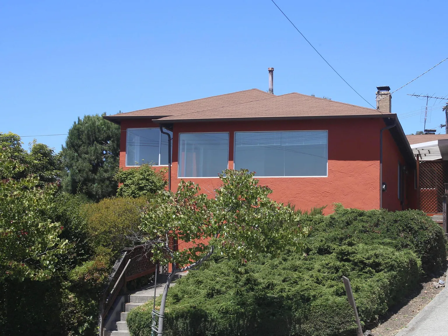6867 Cutting Boulevard — Photo 2